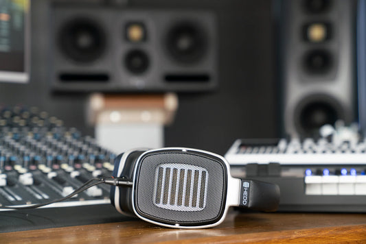 Headphones vs Studio Monitors: Choosing Your Audio Companion-HEDD Audio