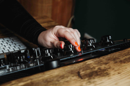 Signal Boost: Six Professionals Share Their Monitoring Chain-HEDD Audio